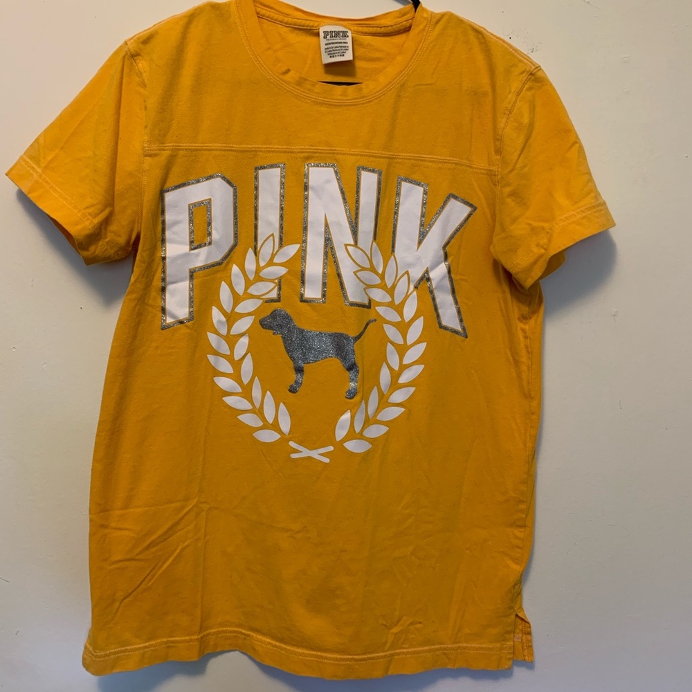 Vs PINK yellow campus tee